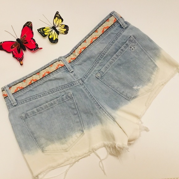 ✅ Jessica Simpson Bleached Distressed Denim Shorts - Picture 5 of 8